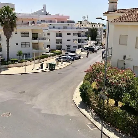 Apartmán 1 350m Olhos De Agua, H *